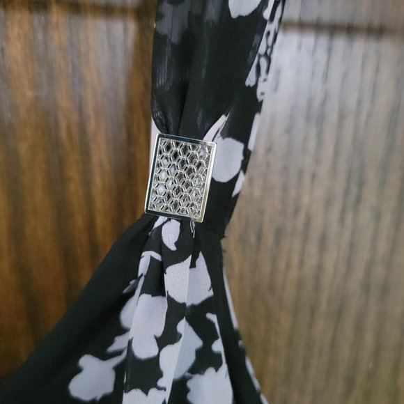 White House Black Market Summer Dress Size 2 Black and White Floral Dress - Picture 4 of 16